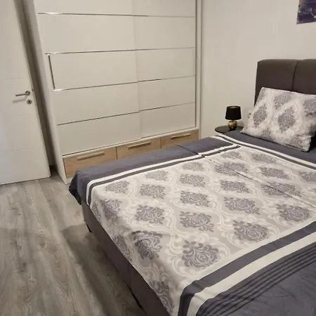 Apartman Madonna 1 By Interhome Zára