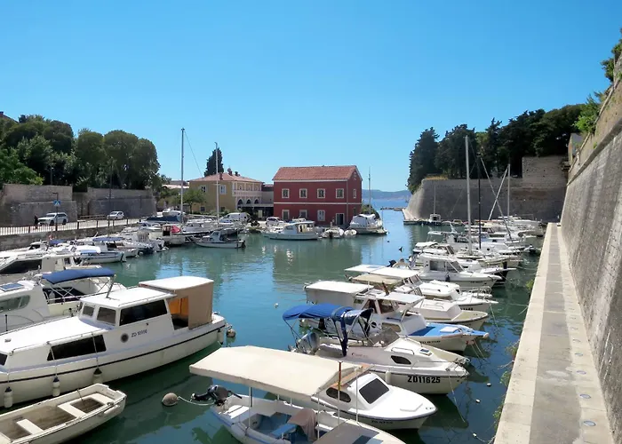 Madonna 1 By Interhome * Zadar