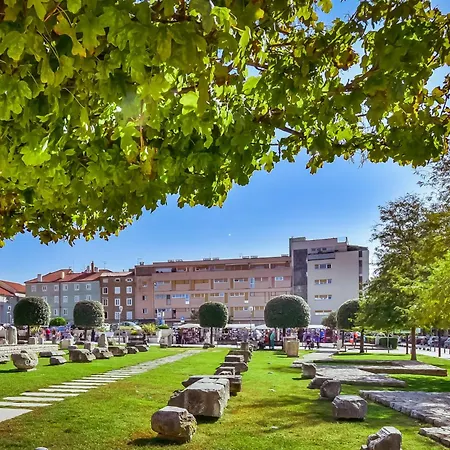 Madonna 1 By Interhome Lägenhet *