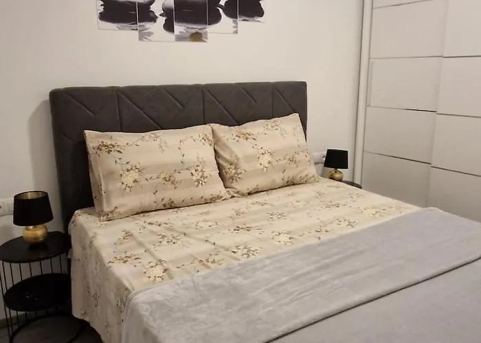 Madonna 1 By Interhome Lägenhet *